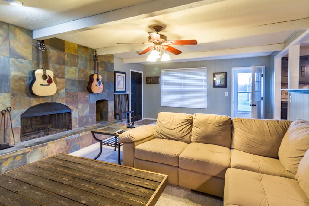 Living-Room-2-1-of-1-1024x683